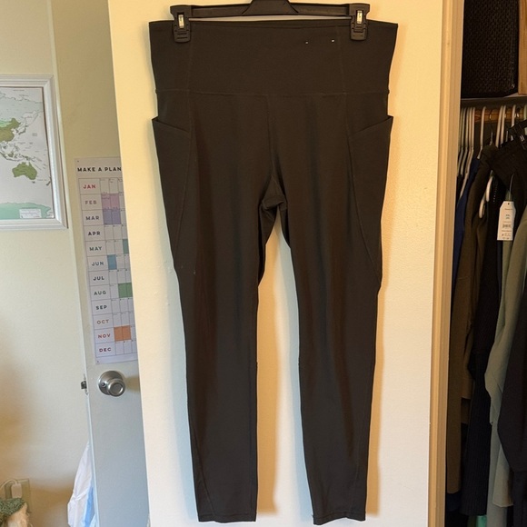 Women's Gray High-Waisted Leggings - Picture 1 of 4